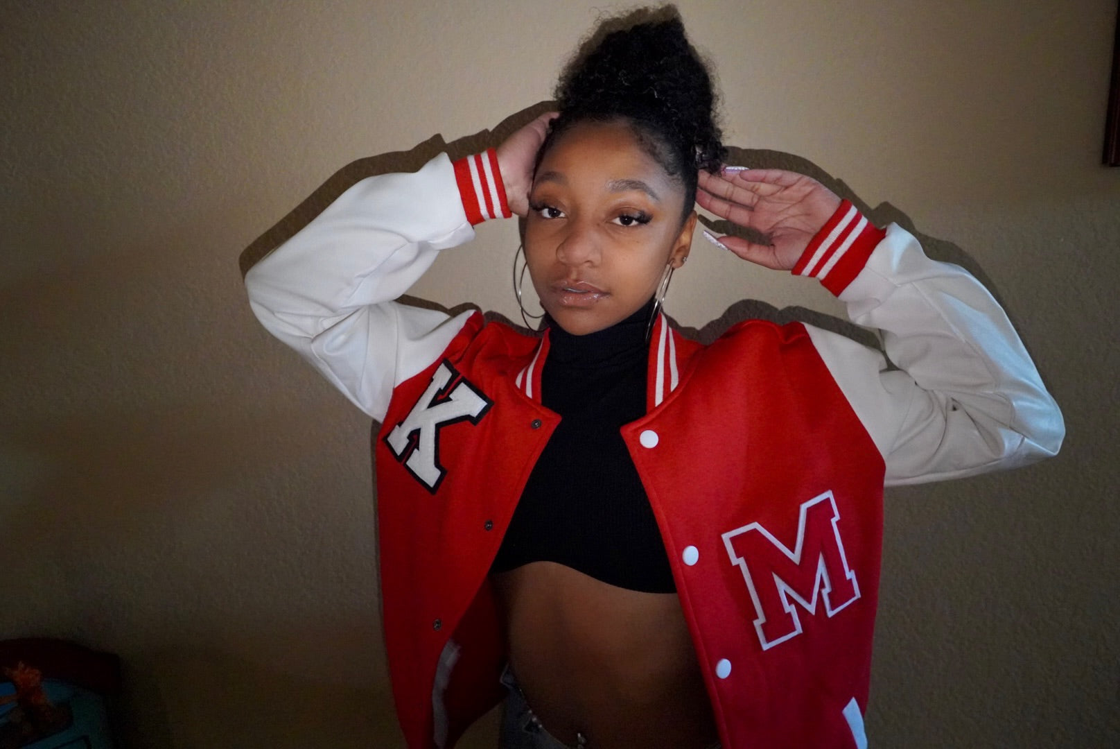 Facetune_12-03-2023-16-38-12.jpg